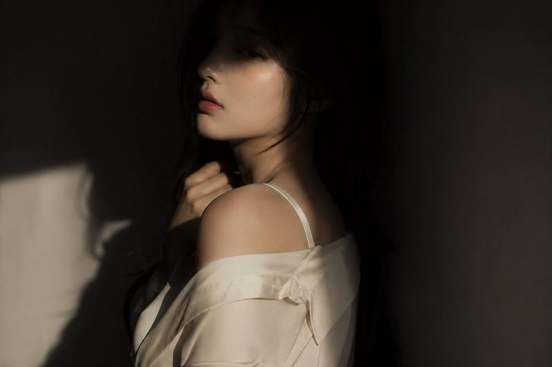 Korean idol shadow editorial: GPT Image 2 prompt