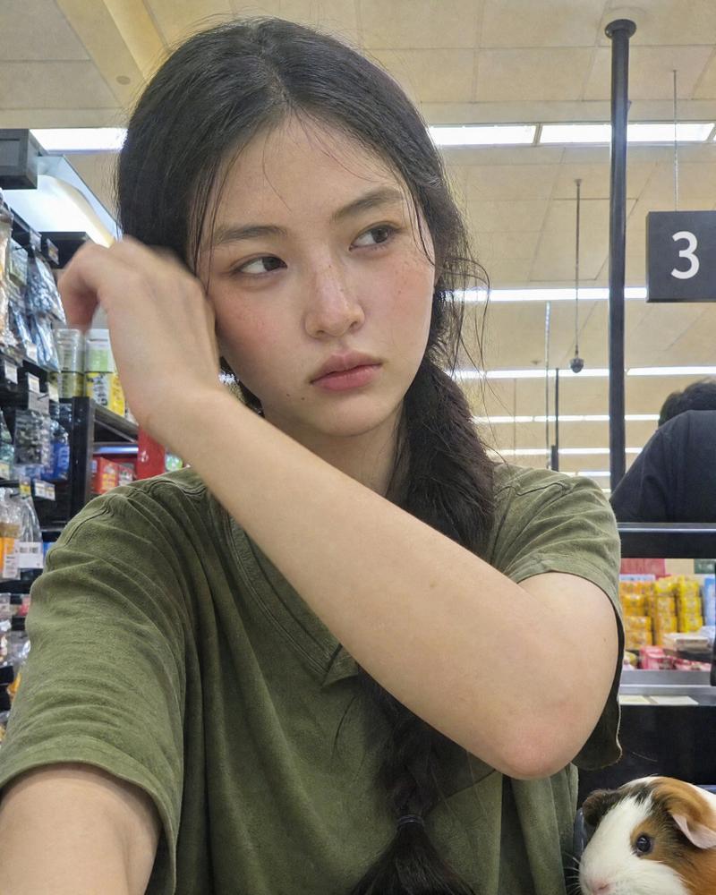 廉价安卓手机前置误拍韩国女性