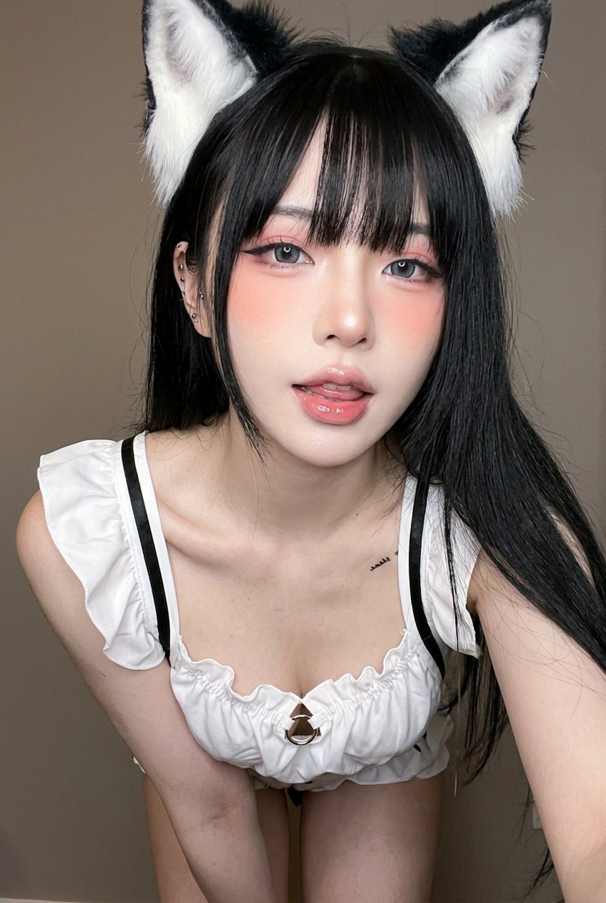 黑白兽耳甜酷女仆自拍