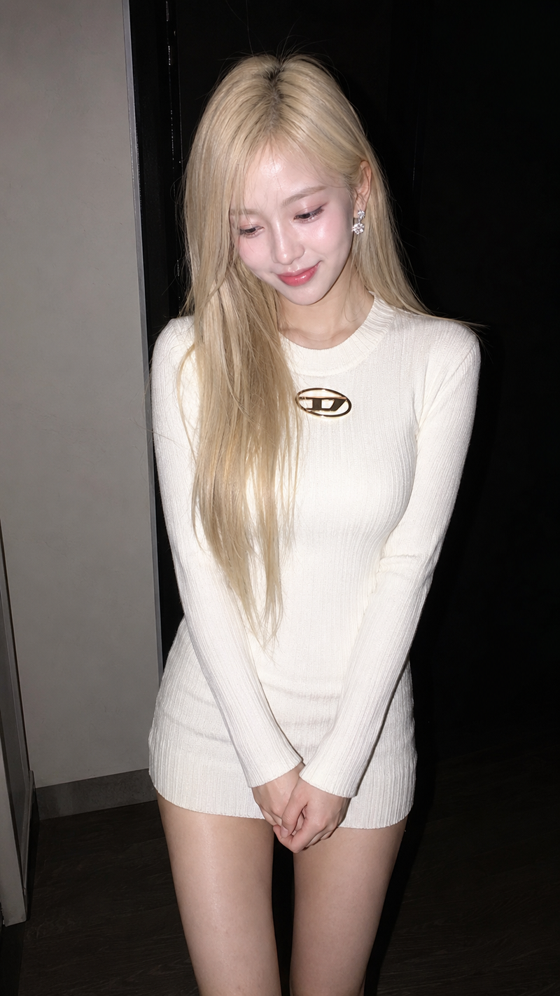 { "subject": { "description": "A young adult woman aged 18+, captured in a close
