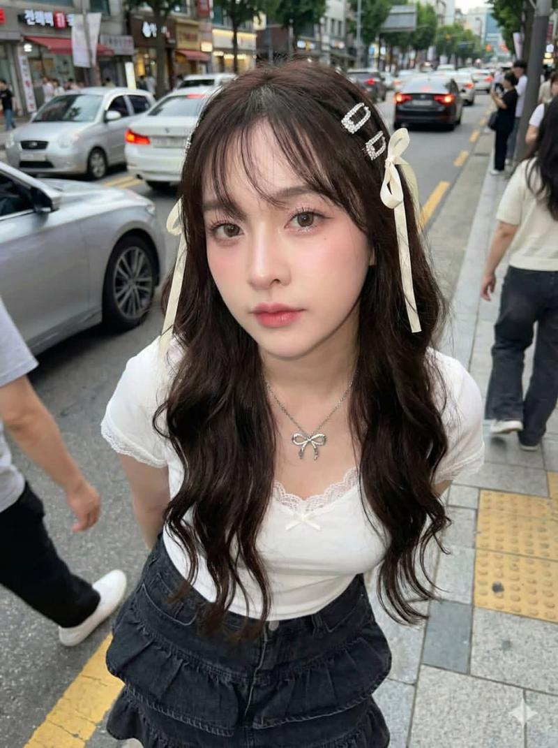 韩街时尚:青春美少女的Y2K妆容