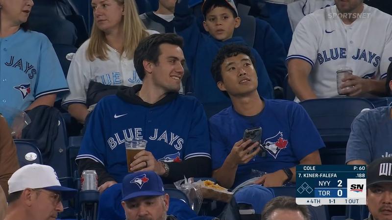 蓝鸟队 (Blue Jays) 广播观众镜头
