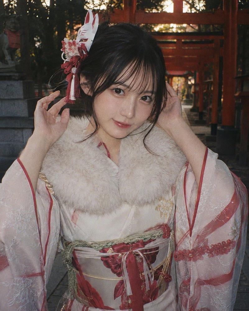 神社和服肖像(面部遮挡)